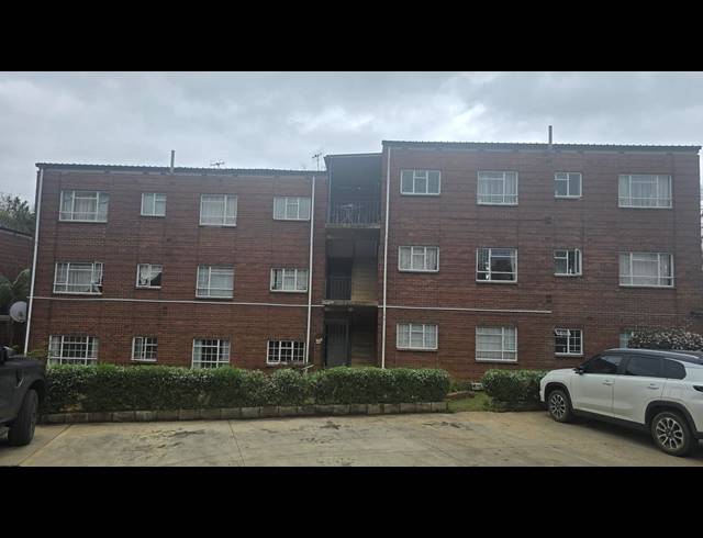 2 BEDROOM APARTMENT FOR SALE IN CLARENDON